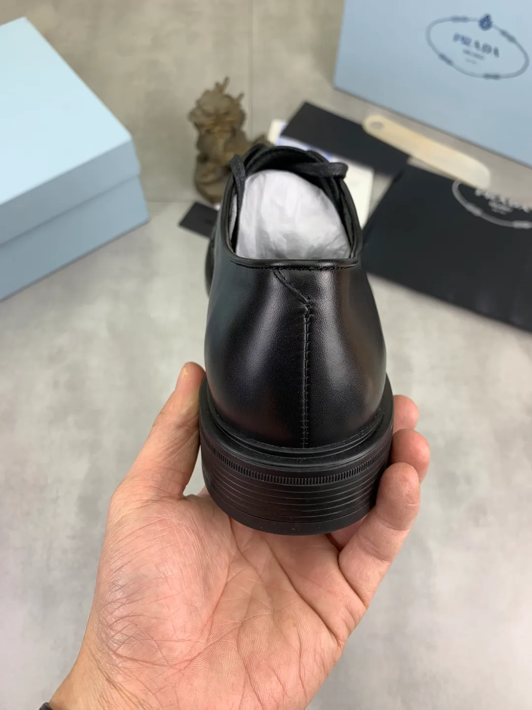 Men's Men's Shoes💰P640💰[New Style] High Quality Water-dyed Niuli 🆘[PRADA] Prada's latest casual business leather shoes for men! Listed simultaneously! The fabric is made of specially imported original calfskin, and the interior is made of imported water-dyed cowhide. It is absolutely luxurious and leads the fashion trend. High-end combination rubber outsole, size: 38-44 (45 and 46 can be customized) 3️⃣ colors available